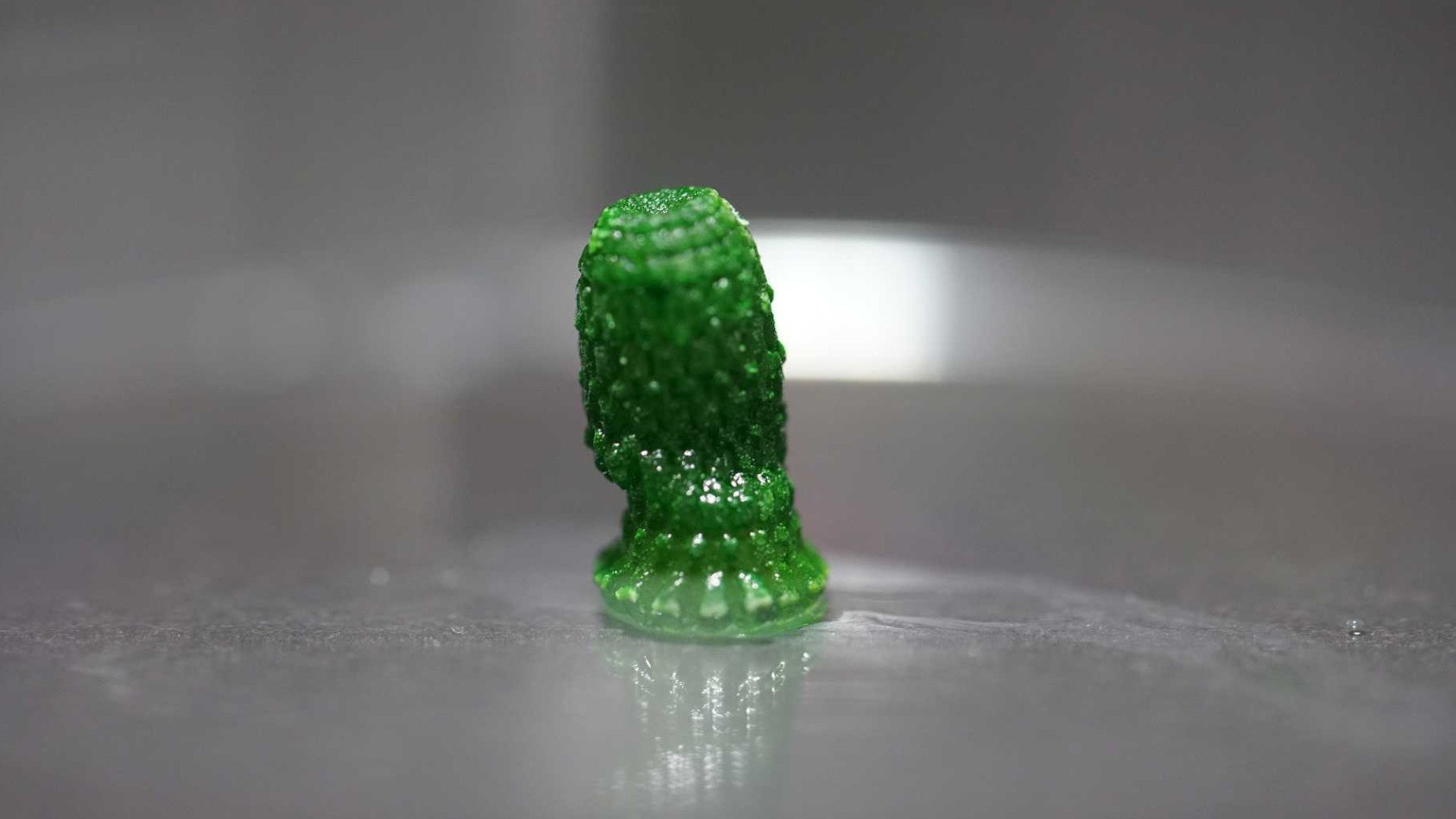 Voorbeeld van de hydrogel vol bacteriën die CO2 opeten.